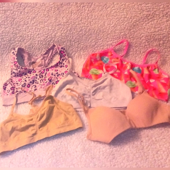 🆓 With $25 Dollar Purchase! Girl's (Bundle Variety) Starter bra's - Picture 1 of 8